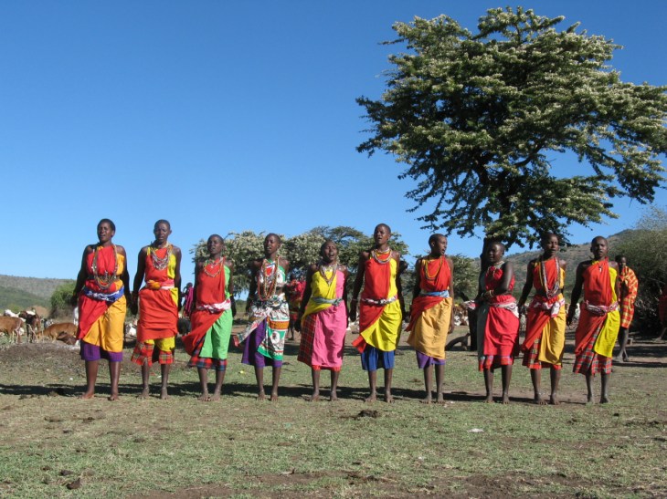 Masaikvinnors dansuppvisning